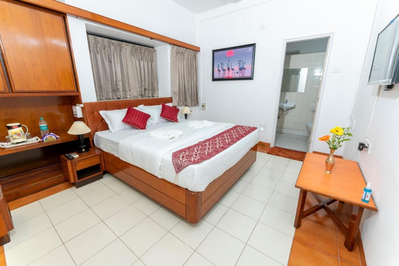 Hotel Green Field Satara Ngoại thất bức ảnh