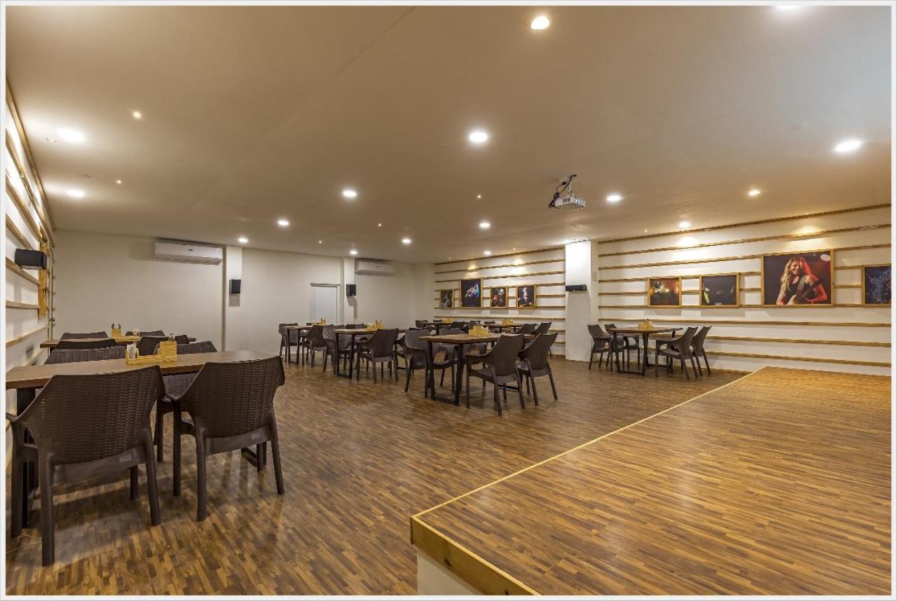 Hotel Green Field Satara Ngoại thất bức ảnh