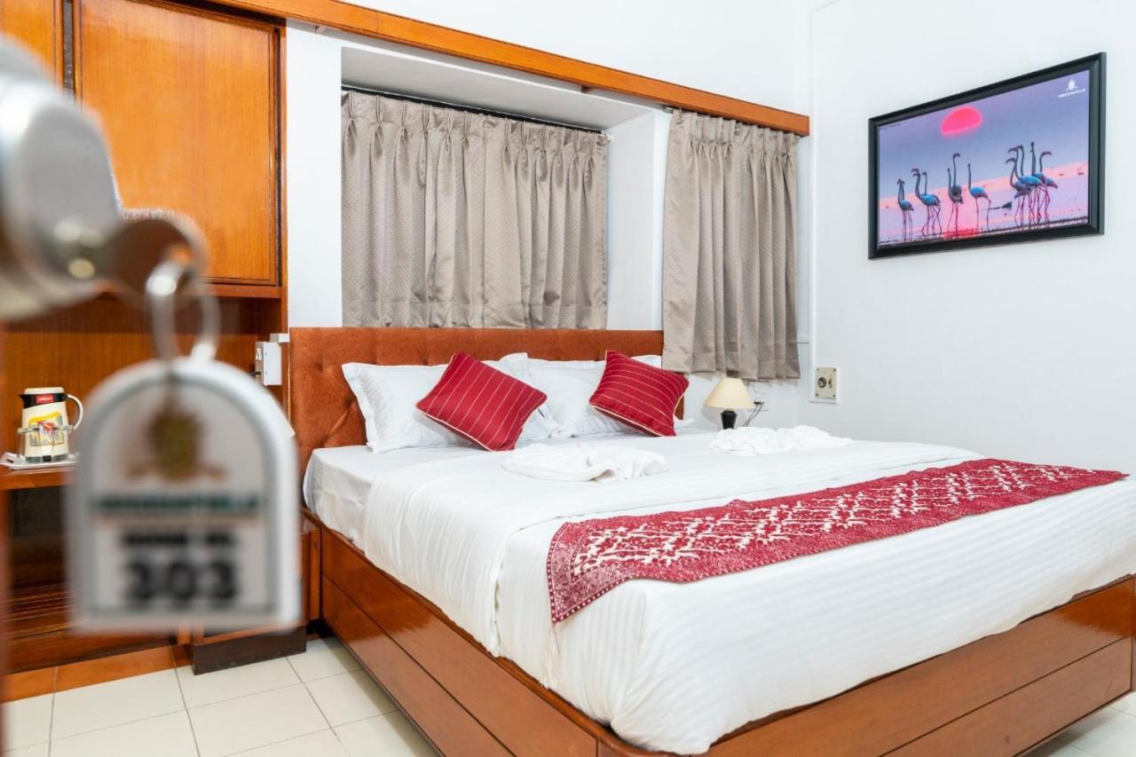 Hotel Green Field Satara Ngoại thất bức ảnh