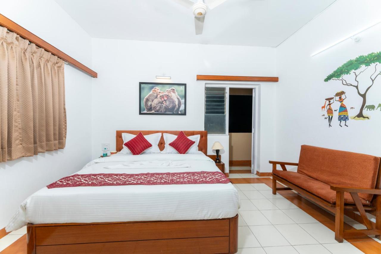 Hotel Green Field Satara Ngoại thất bức ảnh