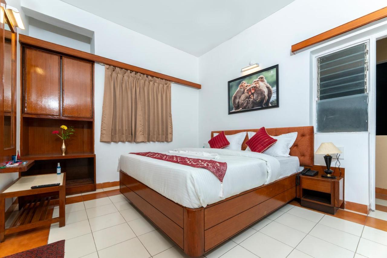 Hotel Green Field Satara Ngoại thất bức ảnh