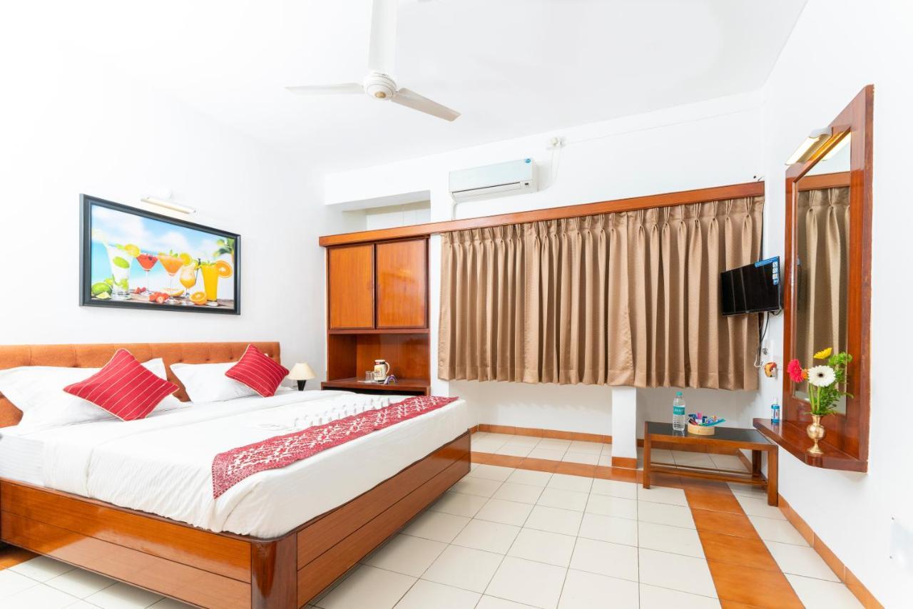 Hotel Green Field Satara Ngoại thất bức ảnh