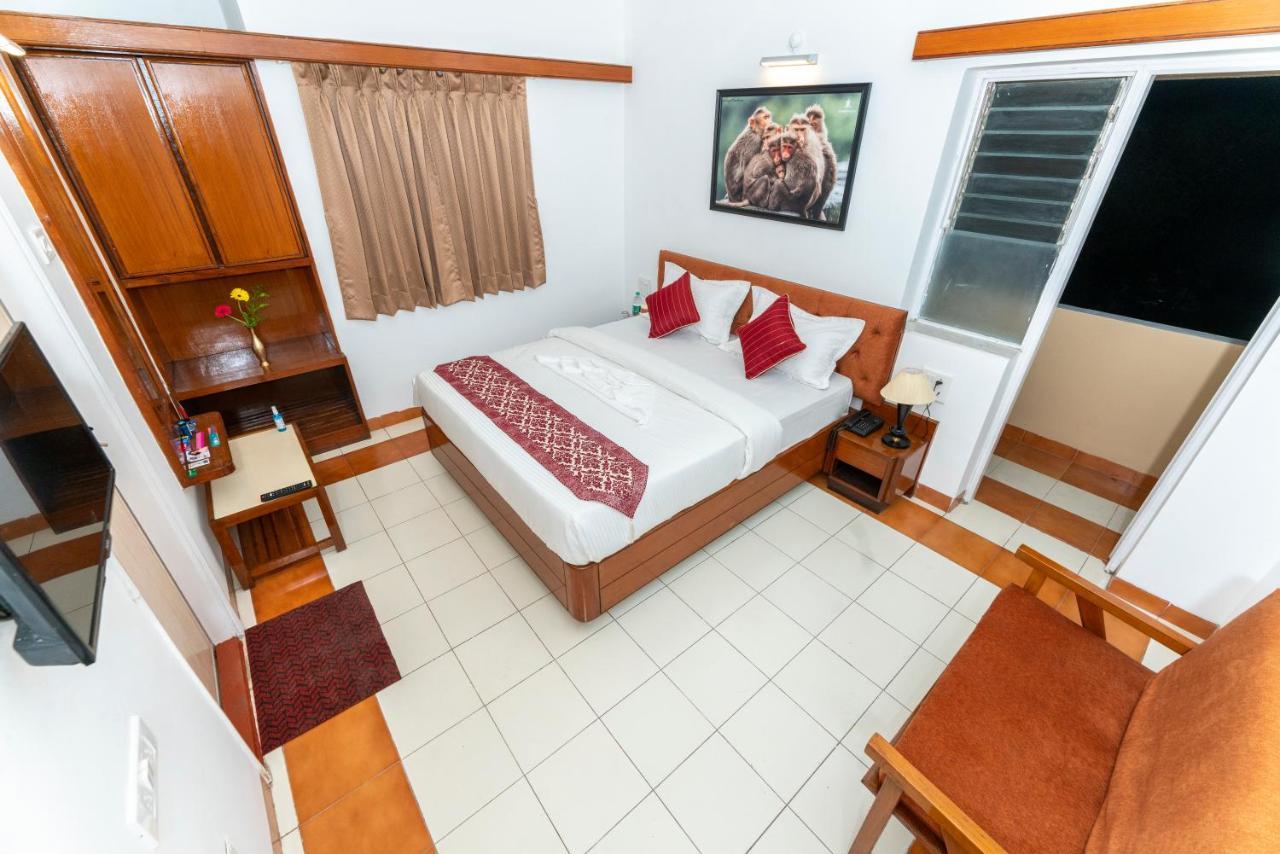 Hotel Green Field Satara Ngoại thất bức ảnh