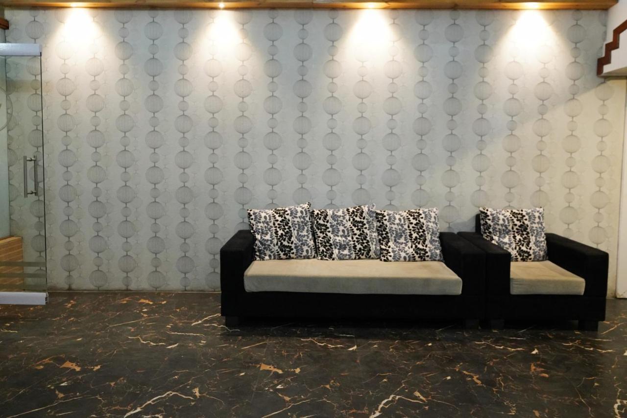 Hotel Green Field Satara Ngoại thất bức ảnh